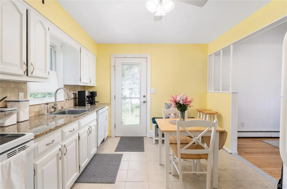 22 W End Avenue East Quogue, NY 11942