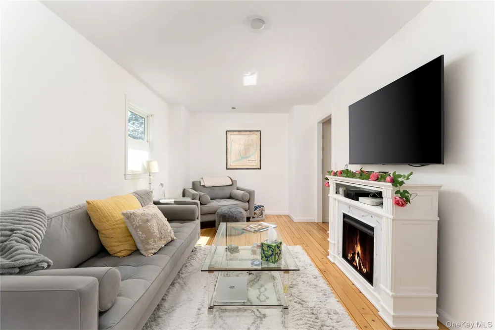 22 W End Avenue East Quogue, NY 11942
