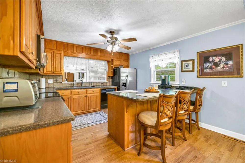 346 Piney Creek Road Lansing, NC 28643