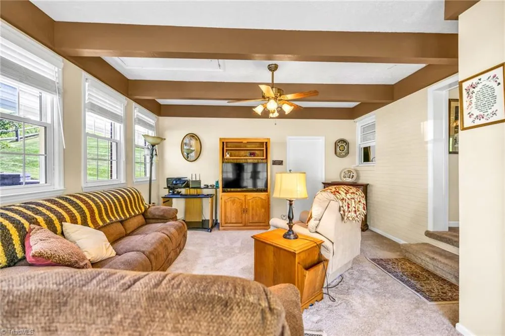 346 Piney Creek Road Lansing, NC 28643