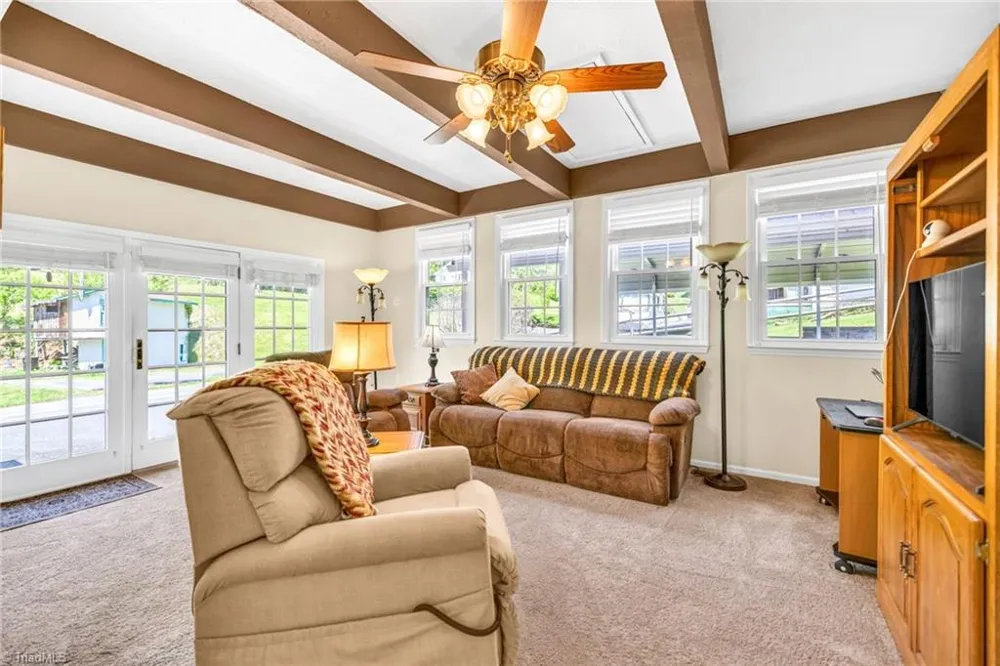 346 Piney Creek Road Lansing, NC 28643
