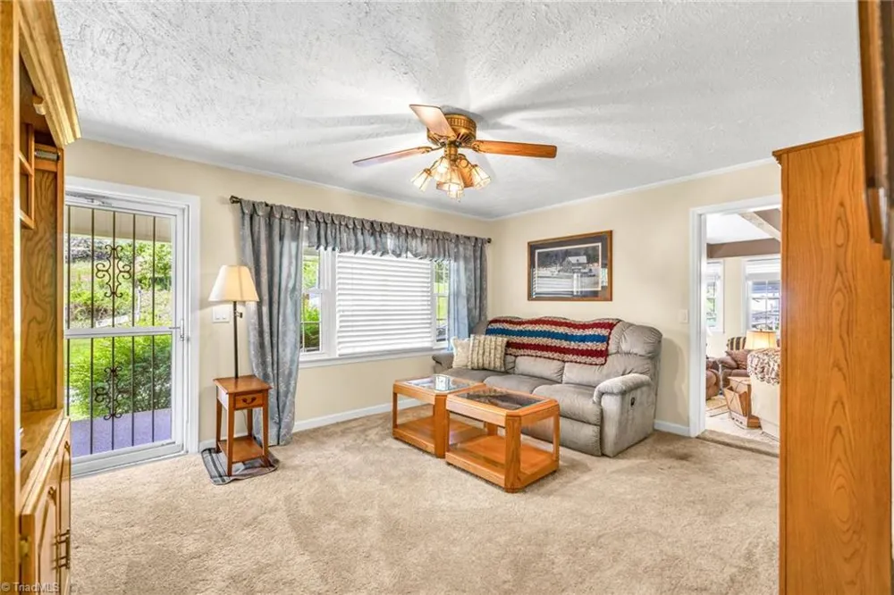 346 Piney Creek Road Lansing, NC 28643