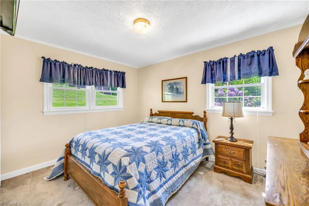 346 Piney Creek Road Lansing, NC 28643