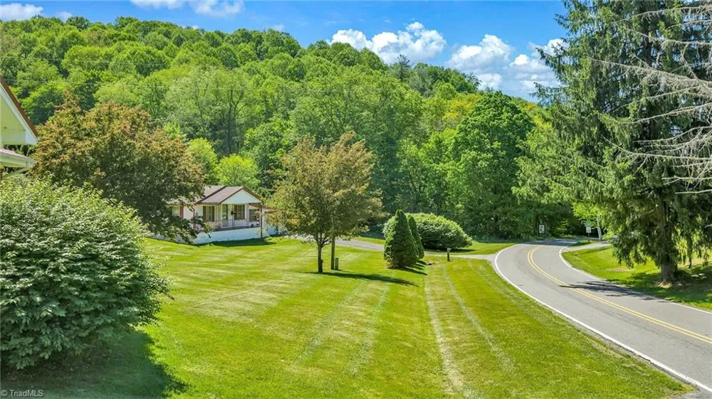 346 Piney Creek Road Lansing, NC 28643