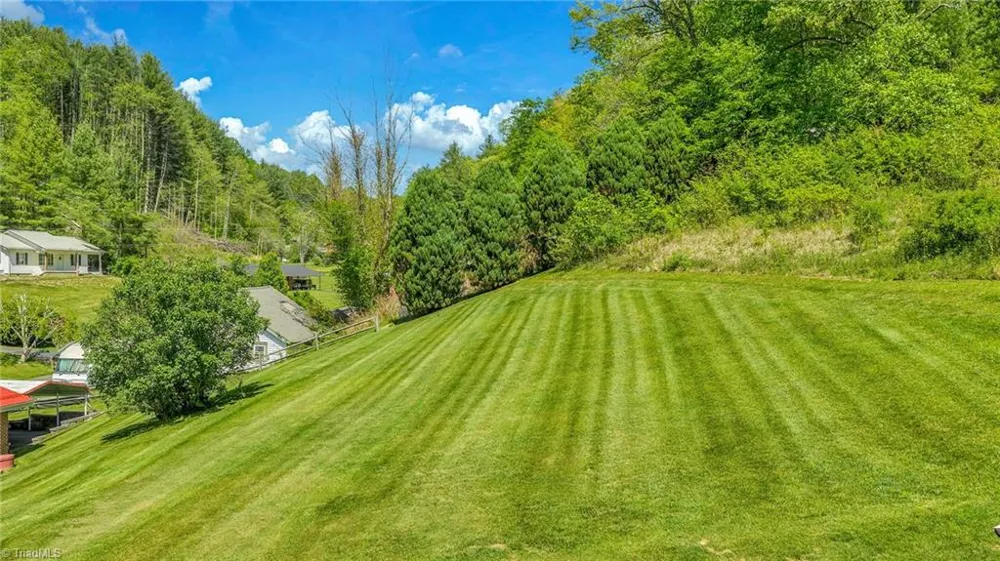 346 Piney Creek Road Lansing, NC 28643