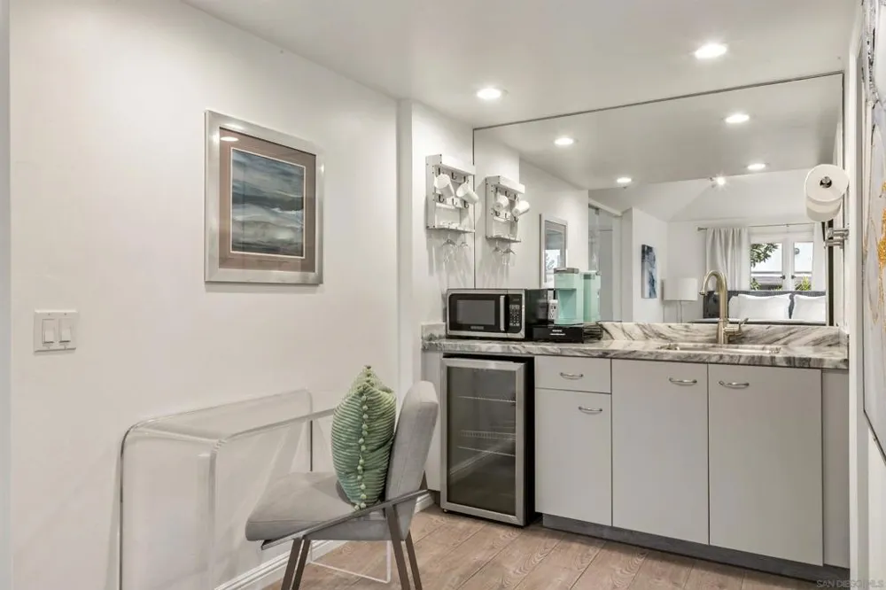 1264 Prospect Street La Jolla, CA 92037