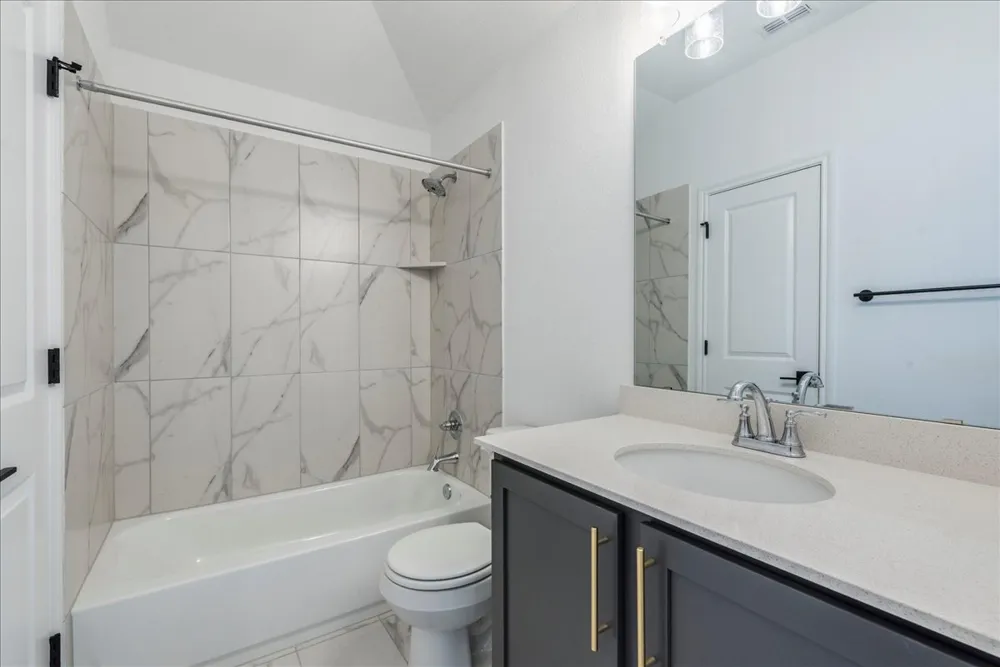 288 Smithsonian Lane Kyle, TX 78640