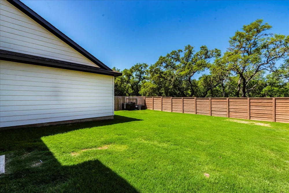 288 Smithsonian Lane Kyle, TX 78640