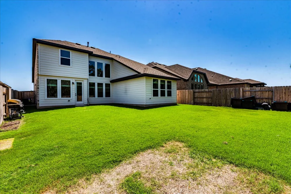 288 Smithsonian Lane Kyle, TX 78640