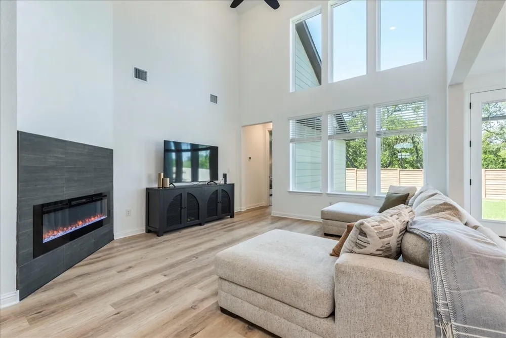 288 Smithsonian Lane Kyle, TX 78640