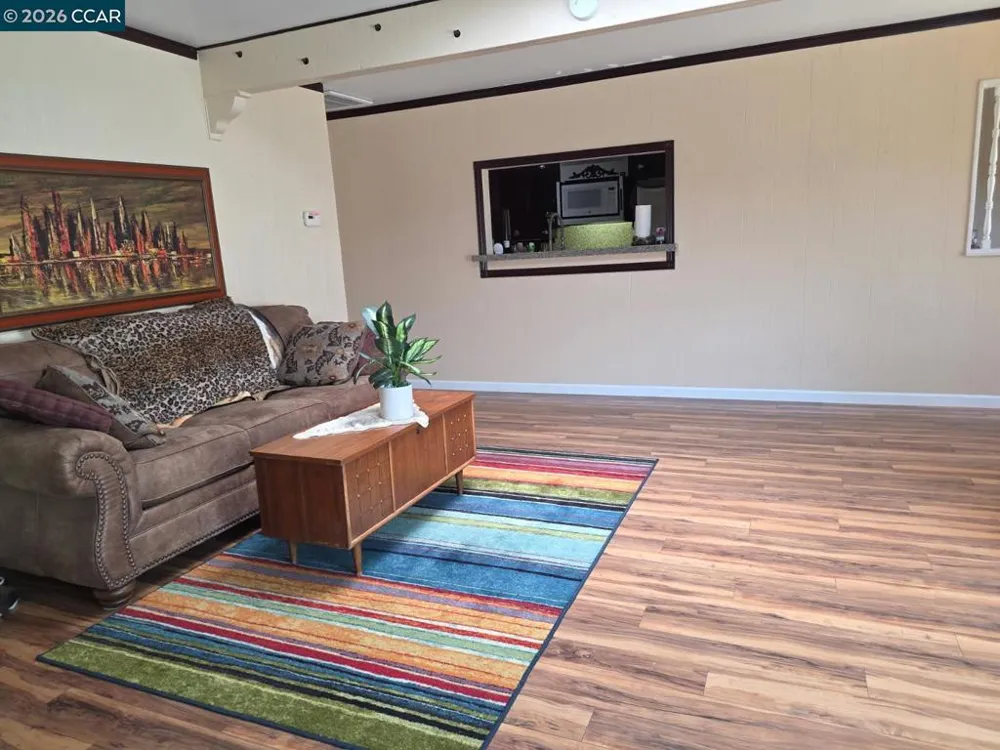 694 Renfrew Rd El Sobrante, CA 94803