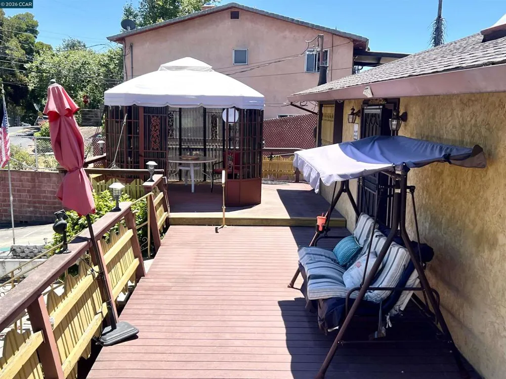 694 Renfrew Rd El Sobrante, CA 94803
