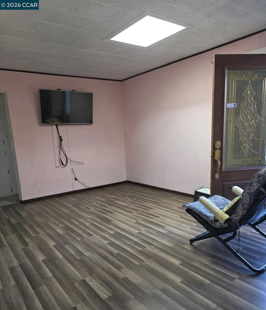 694 Renfrew Rd El Sobrante, CA 94803