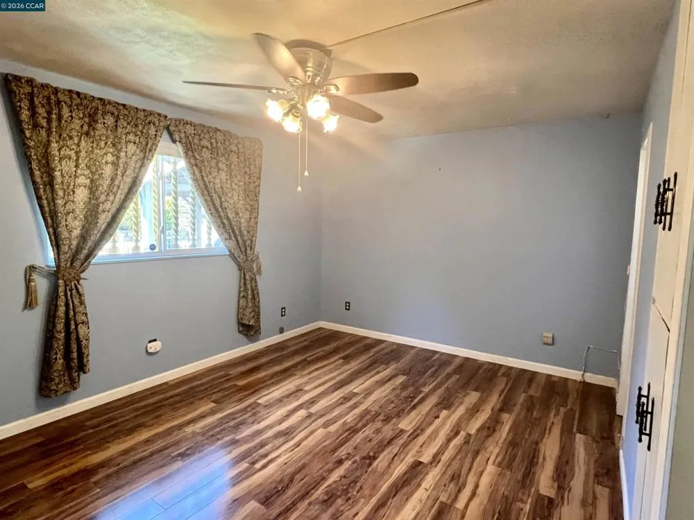 694 Renfrew Rd El Sobrante, CA 94803