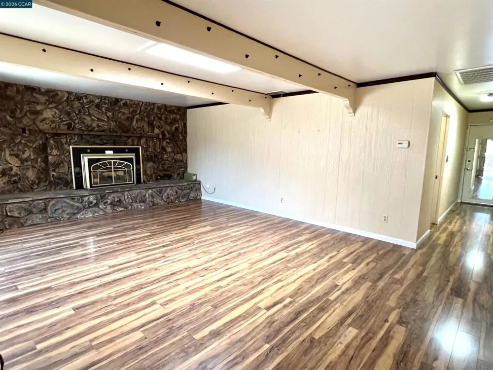 694 Renfrew Rd El Sobrante, CA 94803