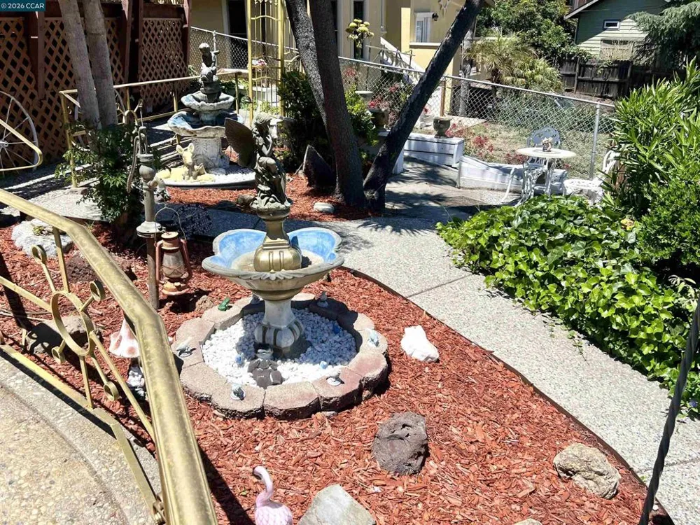 694 Renfrew Rd El Sobrante, CA 94803