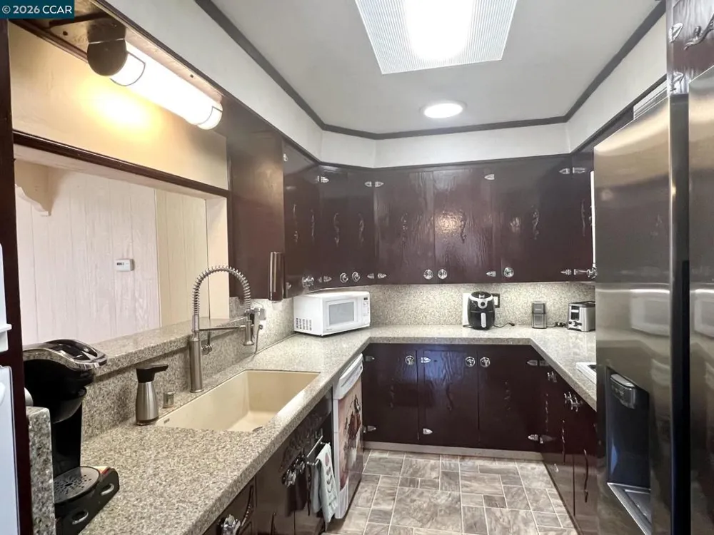 694 Renfrew Rd El Sobrante, CA 94803