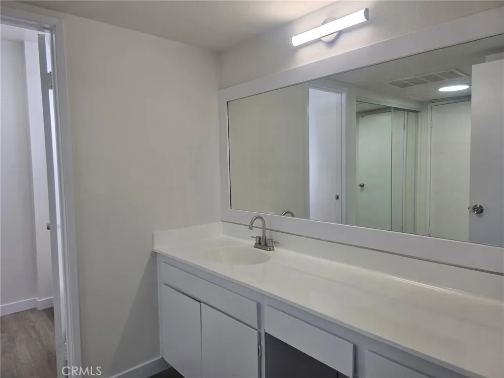 1661 Neil Armstrong #166 Montebello, CA 90640