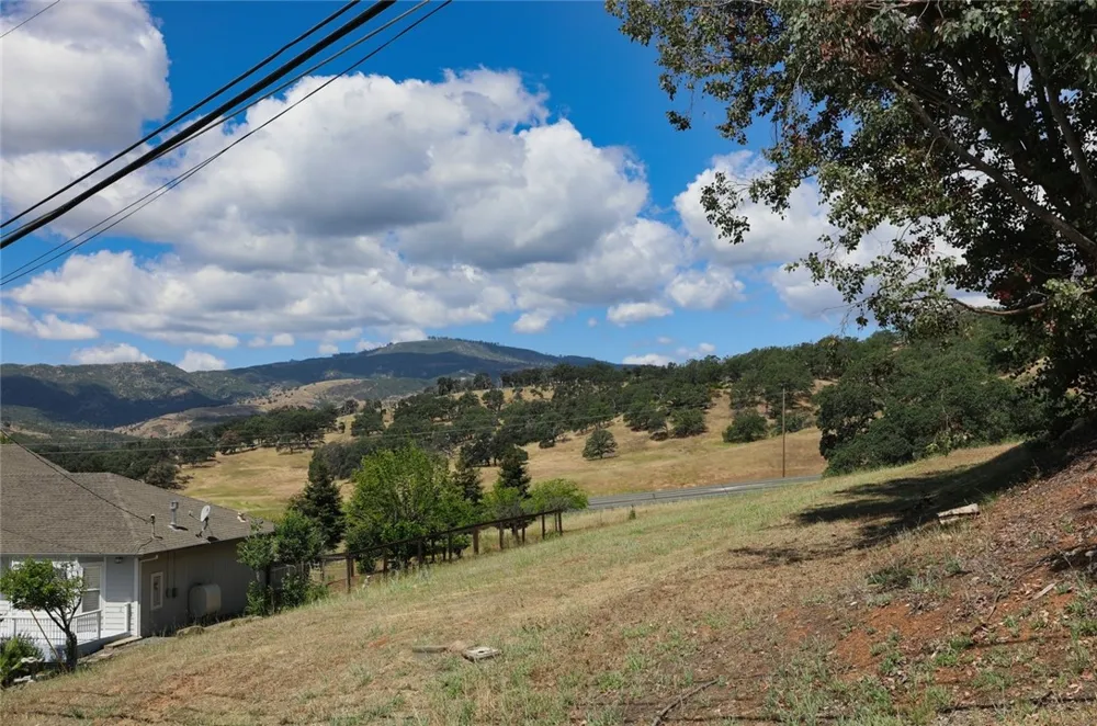 17270 Knollview Hidden Valley Lake, CA 95467
