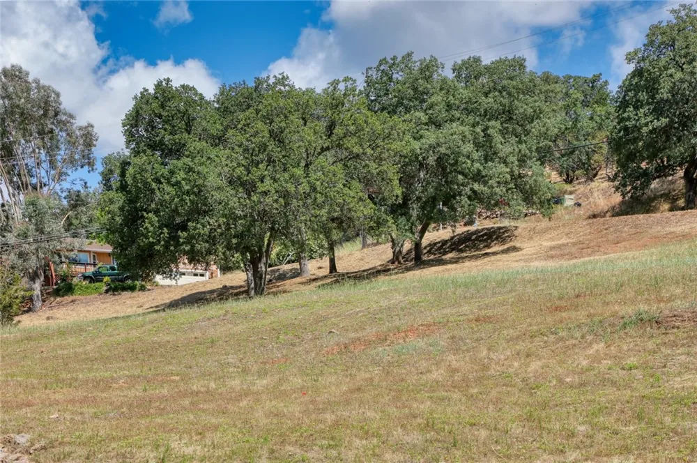 17270 Knollview Hidden Valley Lake, CA 95467