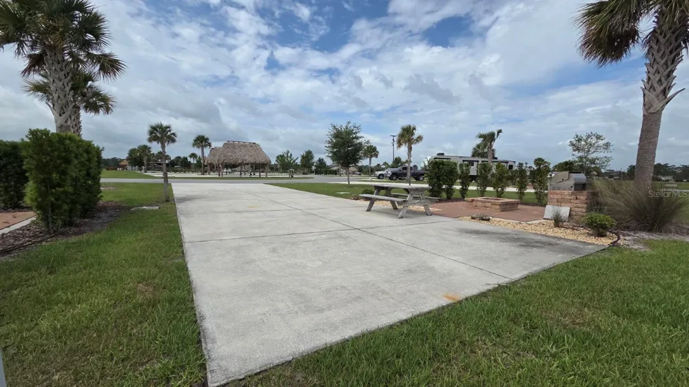 71 CEDAR CIRCLE E Lake Wales, FL 33898