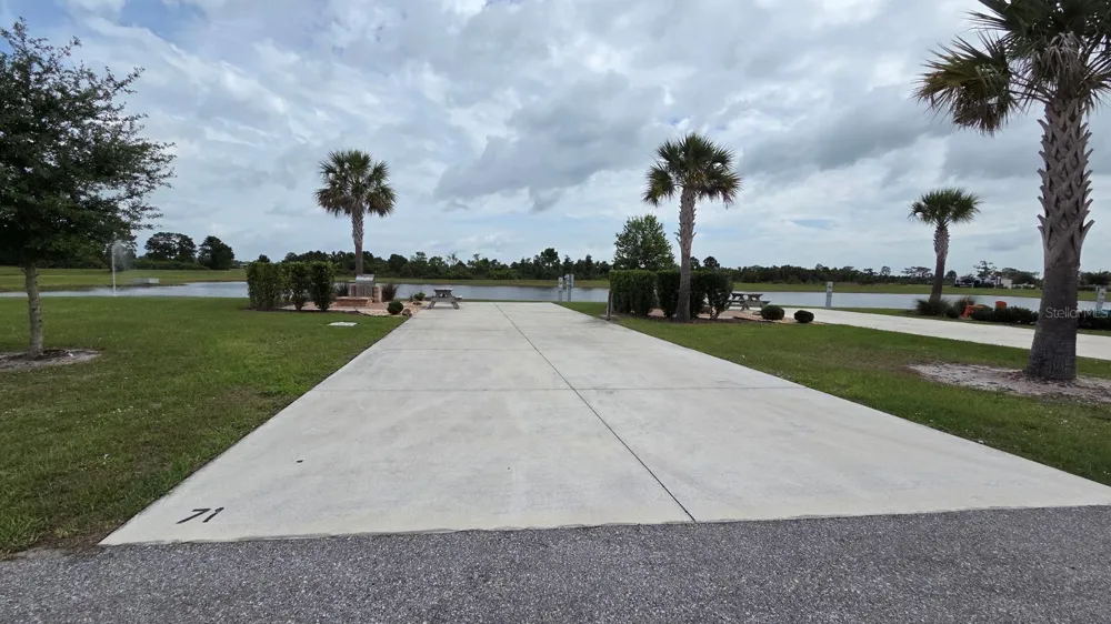 71 CEDAR CIRCLE E Lake Wales, FL 33898