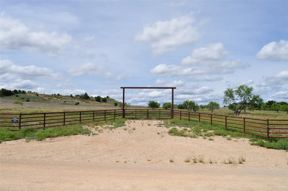 1849 Two Bush Road Perrin, TX 76486
