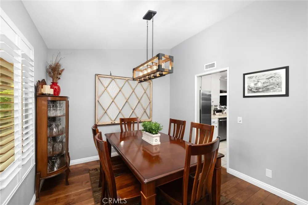 264 E Radcliffe Drive Claremont, CA 91711