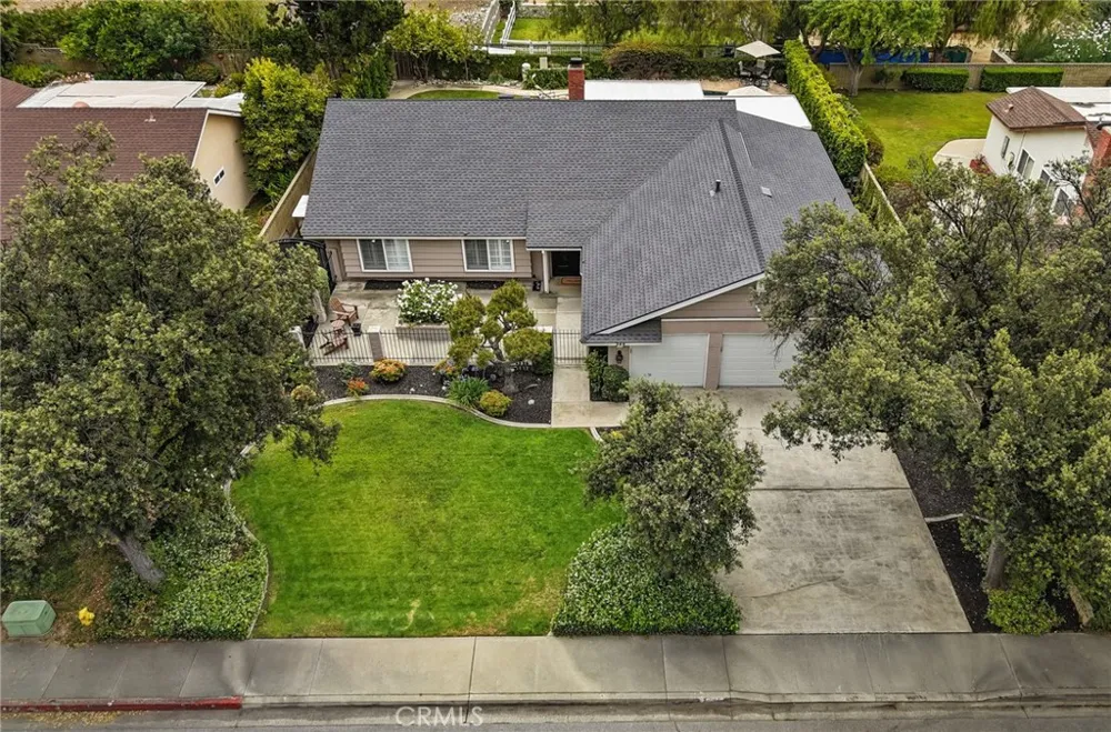 264 E Radcliffe Drive Claremont, CA 91711