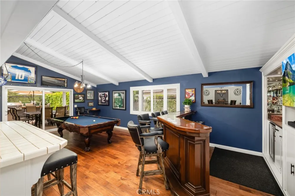 264 E Radcliffe Drive Claremont, CA 91711