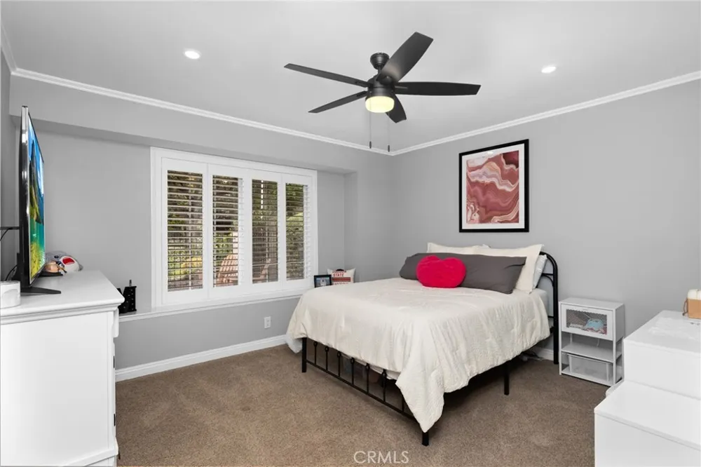 264 E Radcliffe Drive Claremont, CA 91711