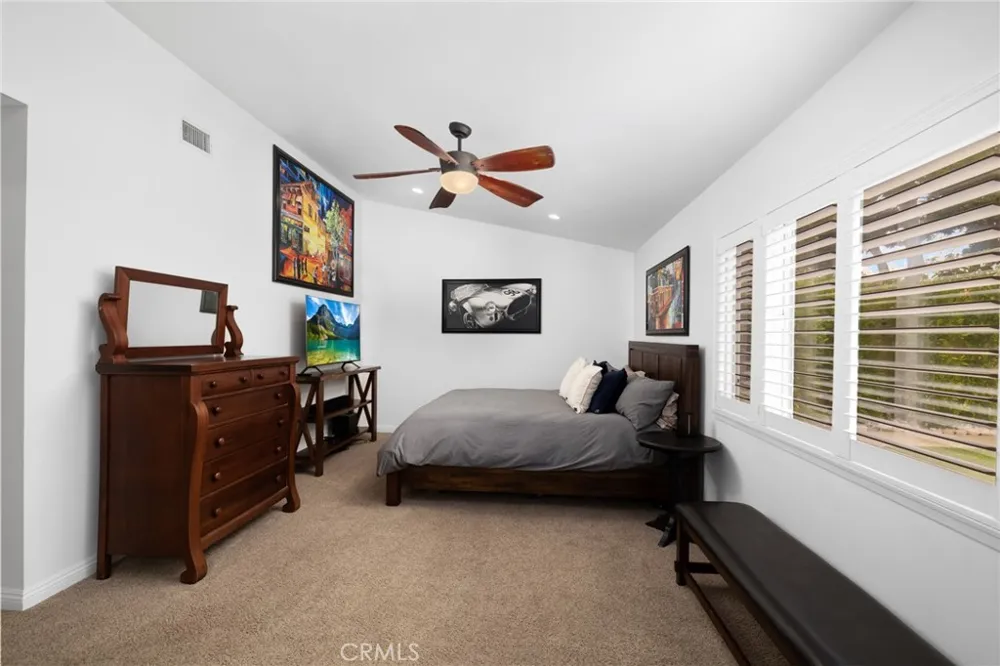 264 E Radcliffe Drive Claremont, CA 91711