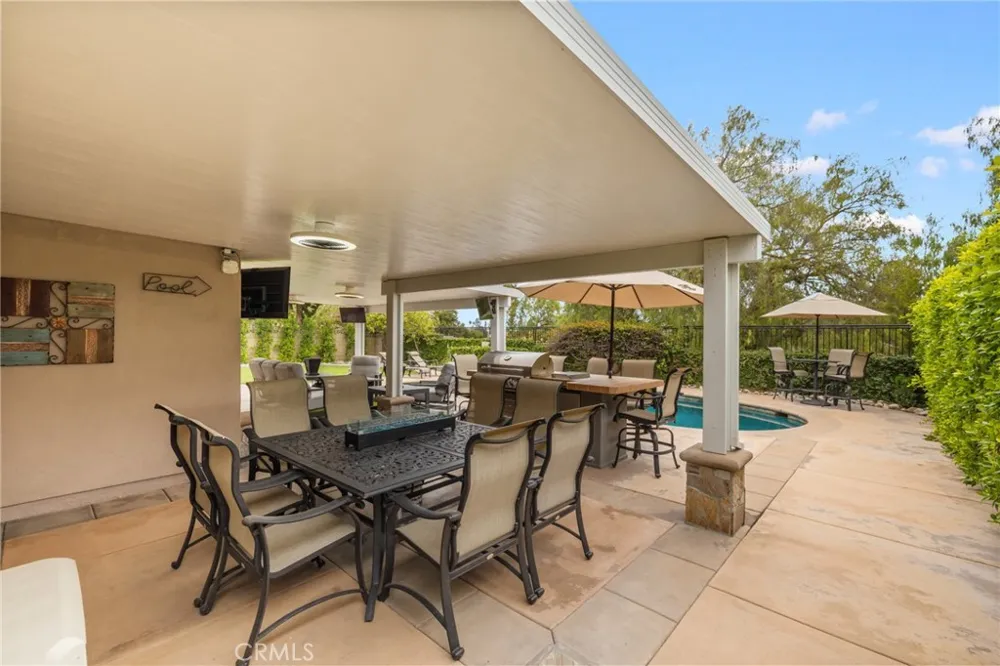 264 E Radcliffe Drive Claremont, CA 91711