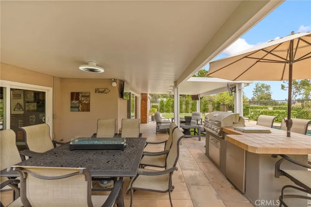 264 E Radcliffe Drive Claremont, CA 91711