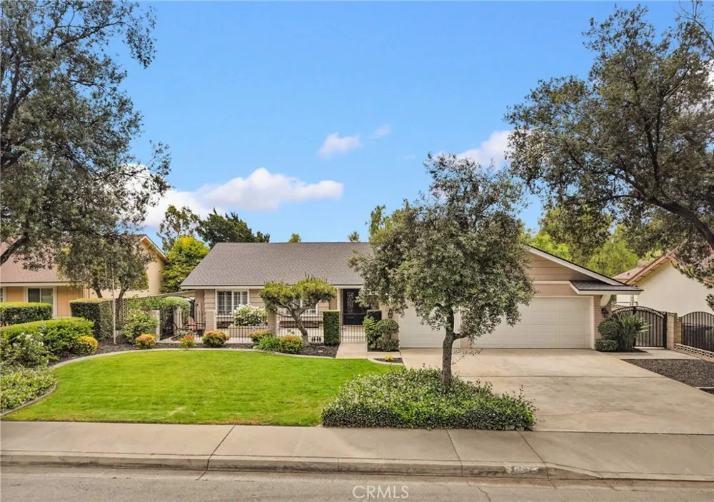 264 E Radcliffe Drive Claremont, CA 91711