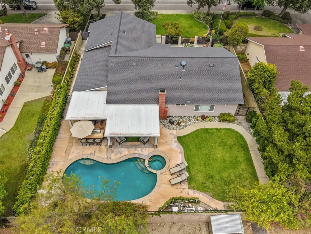 264 E Radcliffe Drive Claremont, CA 91711