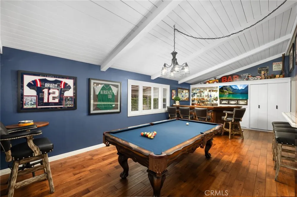 264 E Radcliffe Drive Claremont, CA 91711