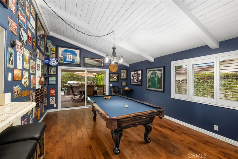 264 E Radcliffe Drive Claremont, CA 91711