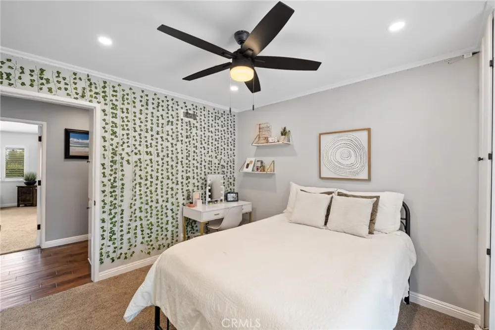 264 E Radcliffe Drive Claremont, CA 91711