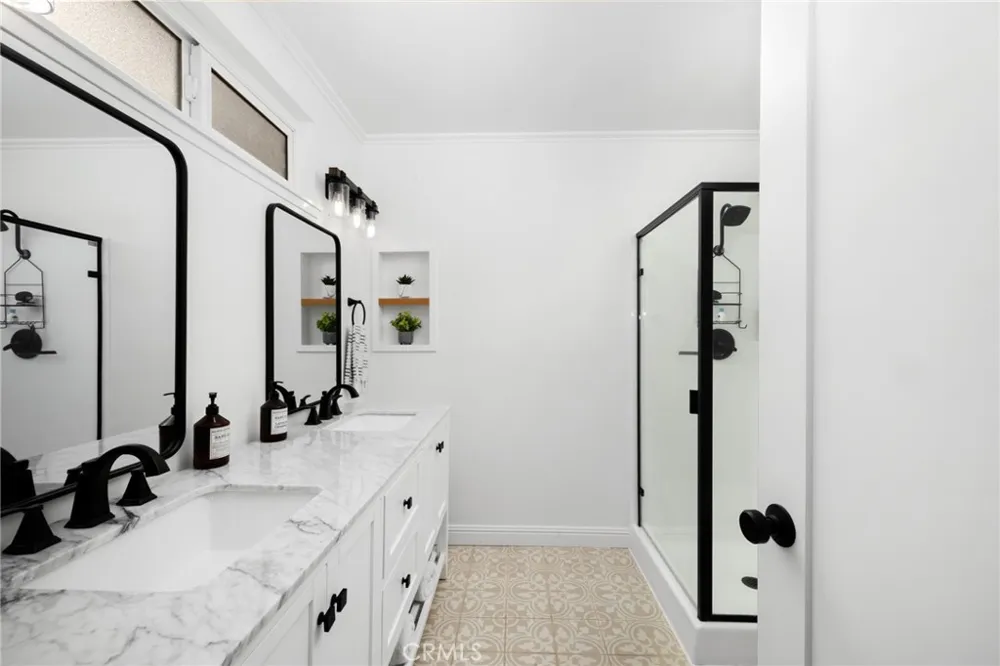 264 E Radcliffe Drive Claremont, CA 91711