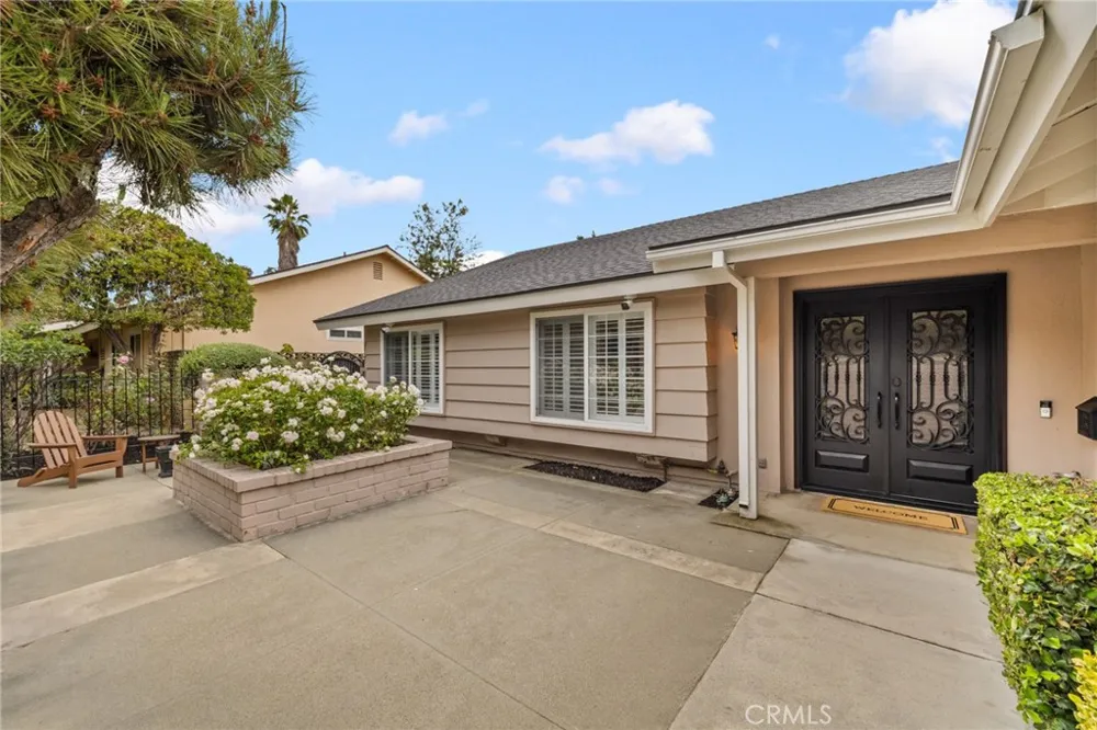 264 E Radcliffe Drive Claremont, CA 91711