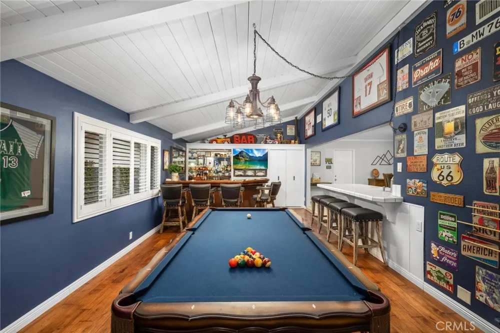 264 E Radcliffe Drive Claremont, CA 91711