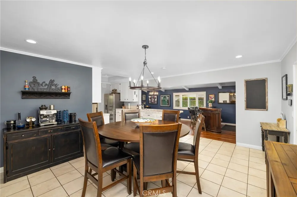 264 E Radcliffe Drive Claremont, CA 91711