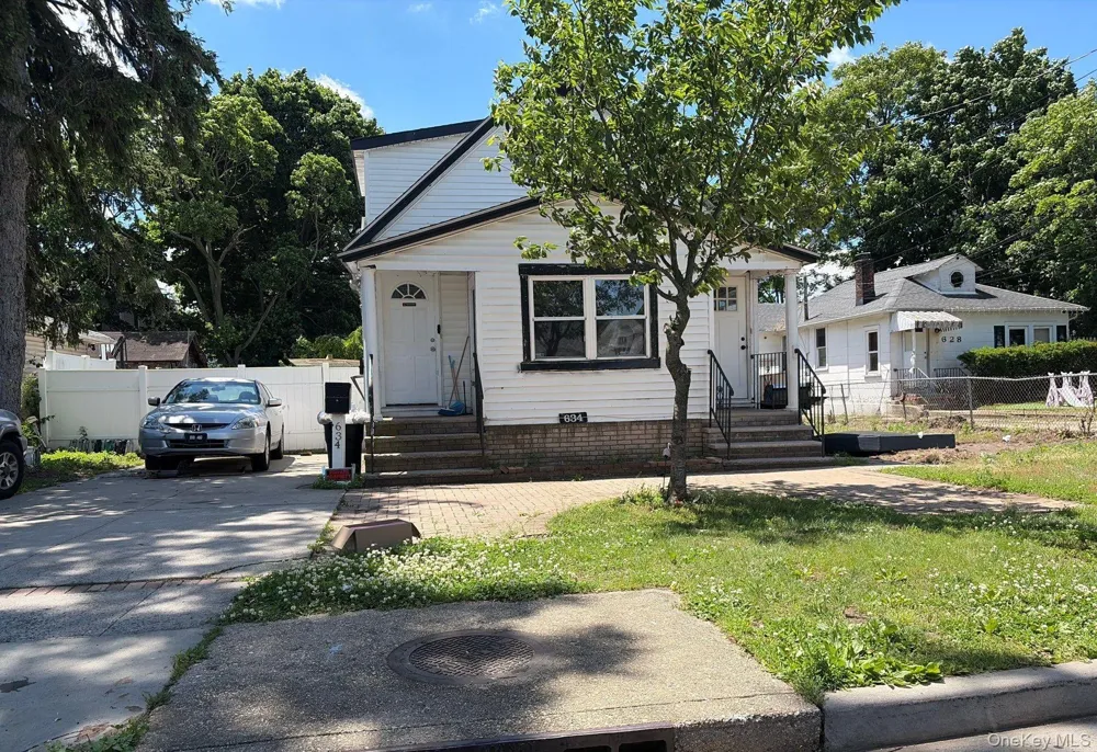 634 Hillside Court Uniondale, NY 11553