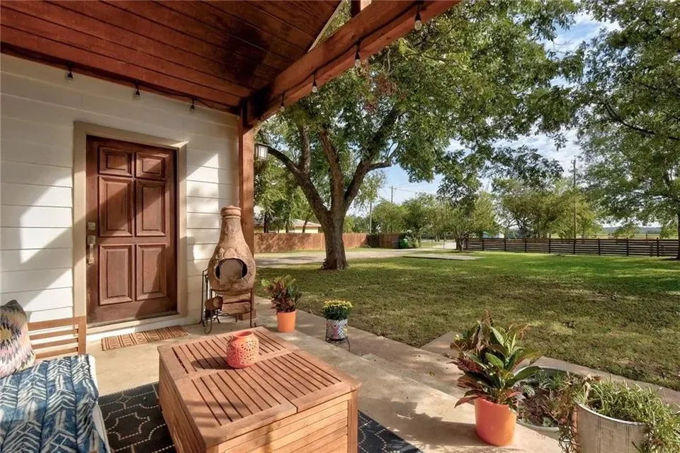 19107 Fm 969 Road Webberville, TX 78653