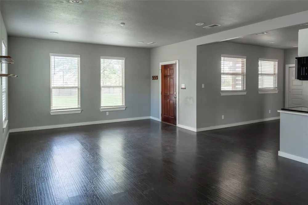 19107 Fm 969 Road Webberville, TX 78653