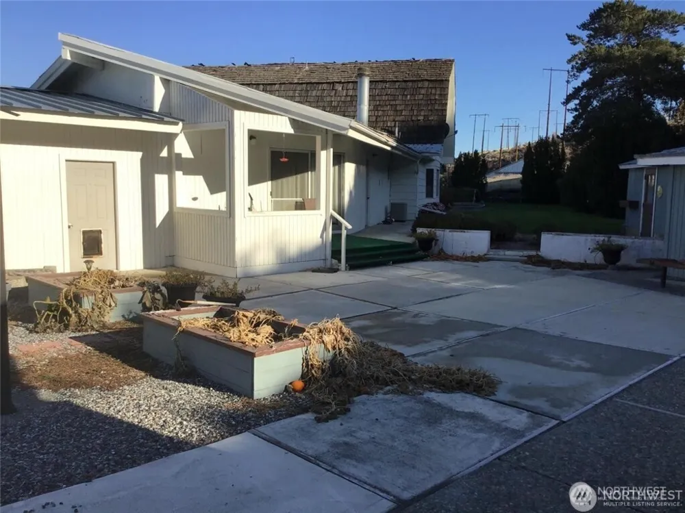 2627 Malaga Alcoa Highway Malaga, WA 98828