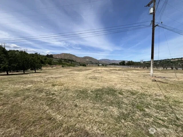 2627 Malaga Alcoa Highway Malaga, WA 98828