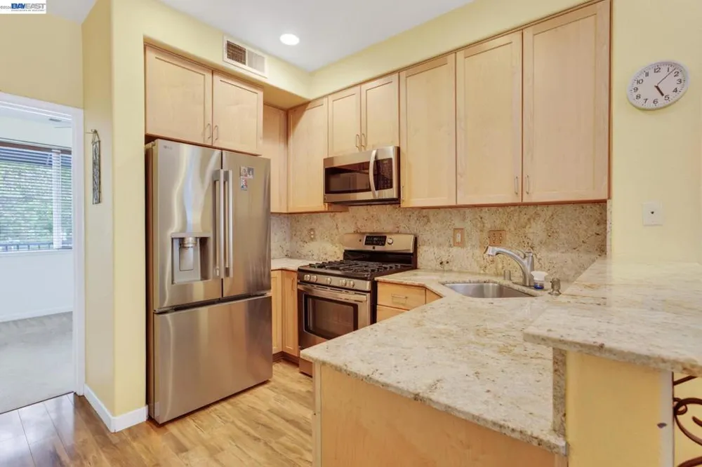 655 Veranda Cir Hayward, CA 94541