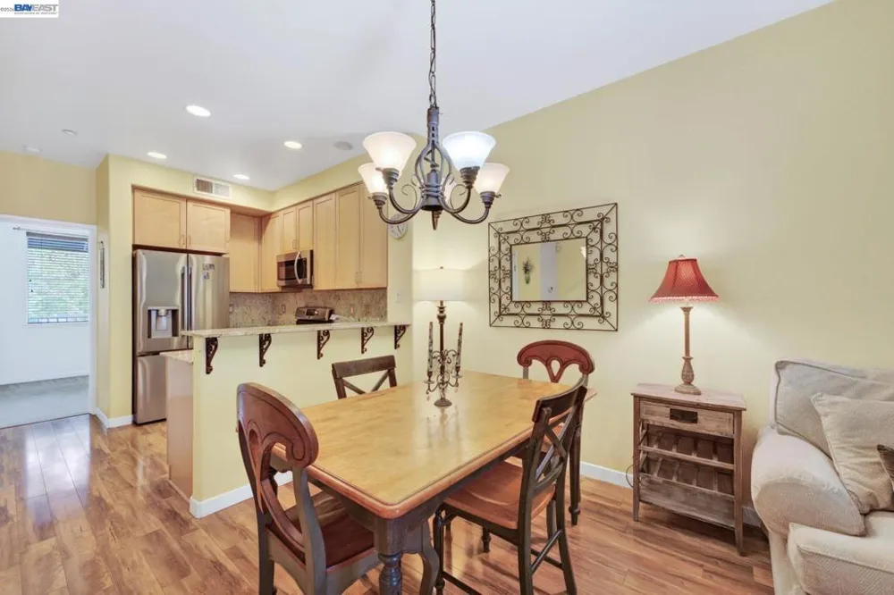 655 Veranda Cir Hayward, CA 94541